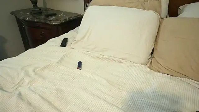 DERTYLAY online show from 02-23-26, 09:01