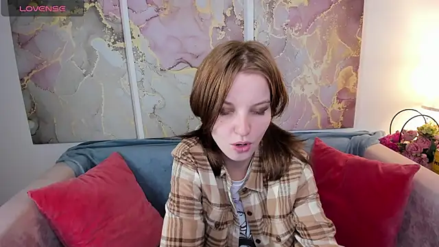 Snapshot of Madelaineses chatting on 09-28-25, 08:42 Madelaineses online show from 09-28-25, 08:42