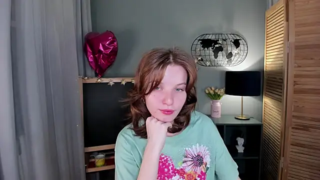 Snapshot of Madelaineses chatting on 10-16-25, 08:48 Madelaineses online show from 10-16-25, 08:48