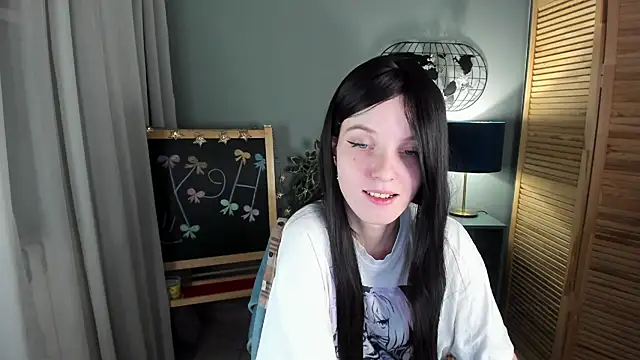 Snapshot of Madelaineses chatting on 11-18-25, 09:36 Madelaineses online show from 11-18-25, 09:36