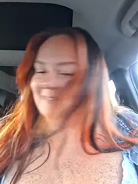 Snapshot of 50-shades-of-JADE chatting on 10-21-25, 12:17 50-shades-of-JADE online show from 10-21-25, 12:17