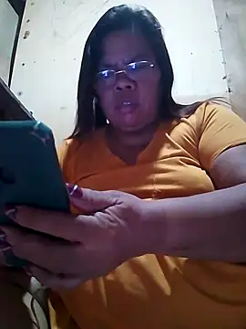 Snapshot of Huge_mama69 chatting on 09-17-25, 09:38 Huge mama69 online show from 09-17-25, 09:38