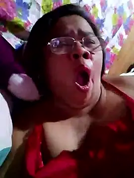 Snapshot of Huge_mama69 chatting on 09-18-25, 12:29 Huge mama69 online show from 09-18-25, 12:29