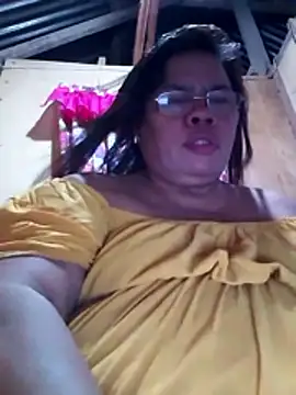 Snapshot of Huge_mama69 chatting on 10-25-25, 09:28 Huge mama69 online show from 10-25-25, 09:28