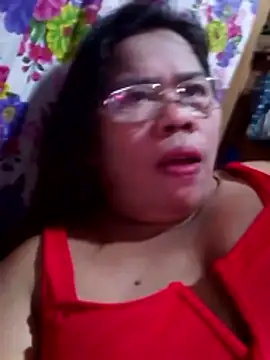 Snapshot of Huge_mama69 chatting on 12-14-25, 10:09 Huge mama69 online show from 12-14-25, 10:09