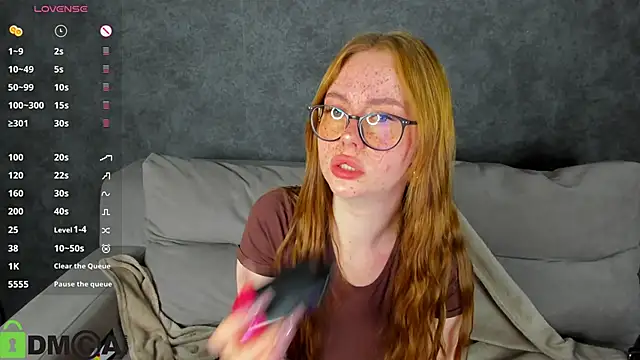 Snapshot of Roxy_Sunnny chatting on 09-27-25, 08:30 Roxy Sunnny online show from 09-27-25, 08:30