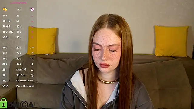 Snapshot of Roxy_Sunnny chatting on 10-21-25, 09:32 Roxy Sunnny online show from 10-21-25, 09:32