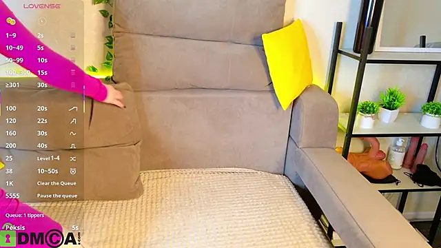 Snapshot of Roxy_Sunnny chatting on 11-20-25, 09:20 Roxy Sunnny online show from 11-20-25, 09:20