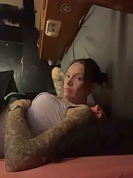 bratlipss online show from 04-18-26, 07:56