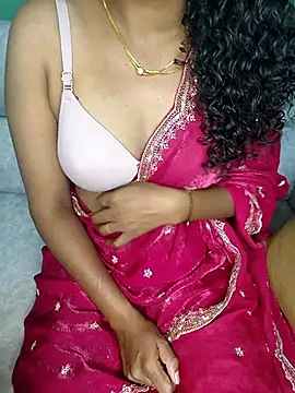 Snapshot of Tamilpallavi chatting on 10-11-25, 01:42 Tamilpallavi online show from 10-11-25, 01:42