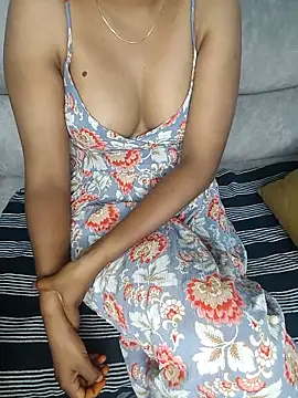 Snapshot of Tamilpallavi chatting on 04-28-26, 11:48 Tamilpallavi online show from 04-28-26, 11:48