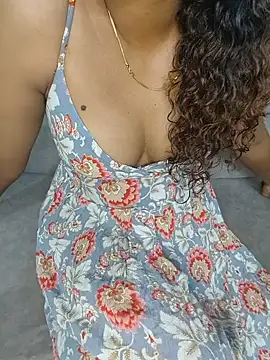 Snapshot of Tamilpallavi chatting on 05-28-26, 02:20 Tamilpallavi online show from 05-28-26, 02:20