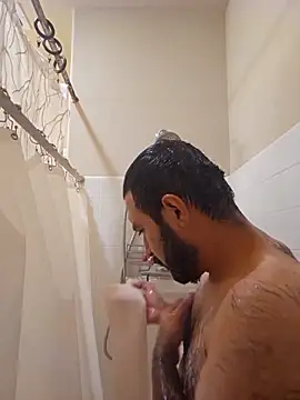 Snapshot of Lb228w chatting on 11-18-25, 05:23 Lb228w online show from 11-18-25, 05:23