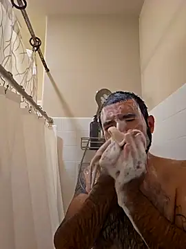 Snapshot of Lb228w chatting on 02-06-26, 01:43 Lb228w online show from 02-06-26, 01:43