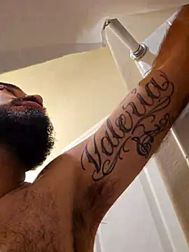 Snapshot of Lb228w chatting on 02-10-26, 01:43 Lb228w online show from 02-10-26, 01:43