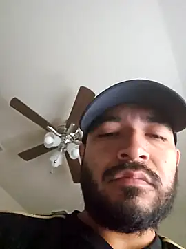 Snapshot of Lb228w chatting on 03-22-26, 02:42 Lb228w online show from 03-22-26, 02:42