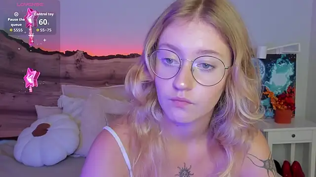 Snapshot of Nerissa_xo chatting on 09-21-25, 07:59 Nerissa xo online show from 09-21-25, 07:59