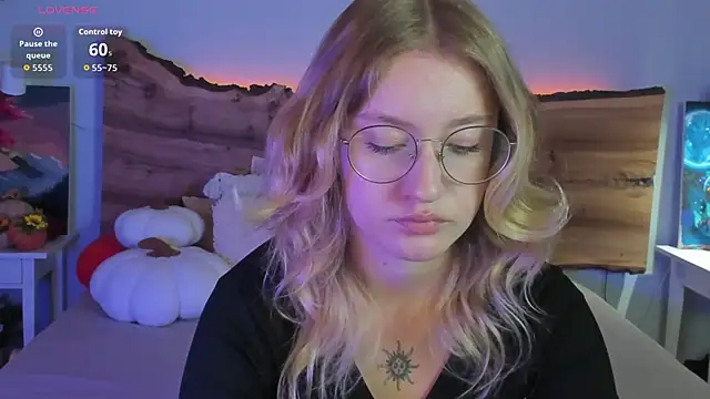 Snapshot of Nerissa_xo chatting on 10-03-25, 08:06 Nerissa xo online show from 10-03-25, 08:06