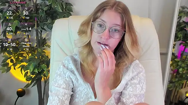 Snapshot of Nerissa_xo chatting on 10-04-25, 09:02 Nerissa xo online show from 10-04-25, 09:02