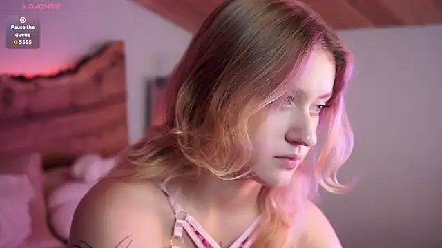 Snapshot of Nerissa_xo chatting on 10-12-25, 08:08 Nerissa xo online show from 10-12-25, 08:08