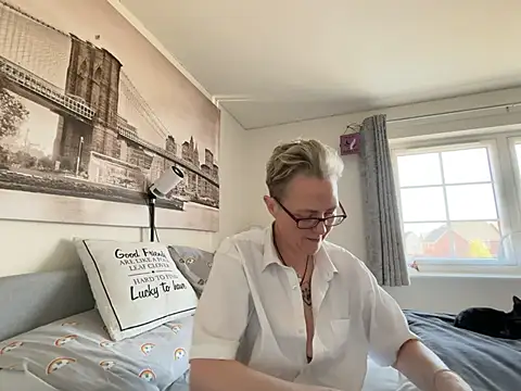 Curvy-Jinx online show from 04-07-26, 08:15