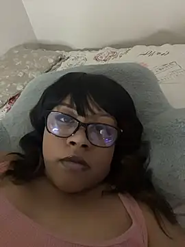 Snapshot of MsNevaeh chatting on 12-22-25, 03:25 MsNevaeh online show from 12-22-25, 03:25