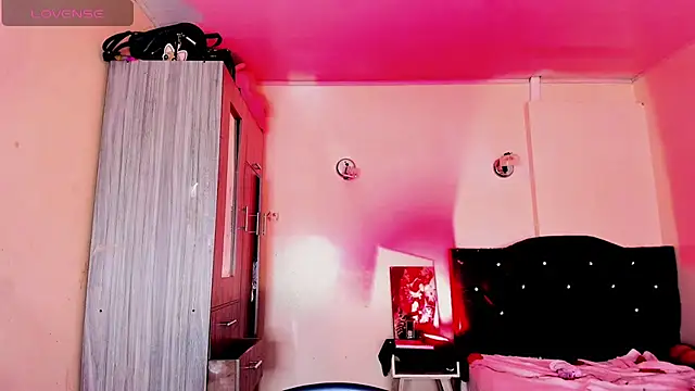 Rossedewitt  online show from 03-26-26, 07:19