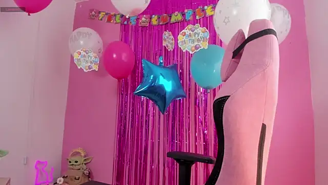 Snapshot of Alice_VIP chatting on 11-06-25, 07:04 Alice VIP online show from 11-06-25, 07:04