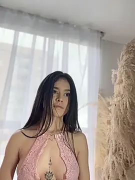 Sofi Leal online show from 11-13-25, 03:00