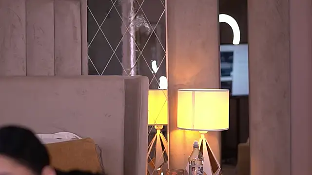 Snapshot of FrancescaDante chatting on 10-26-25, 05:57 FrancescaDante online show from 10-26-25, 05:57