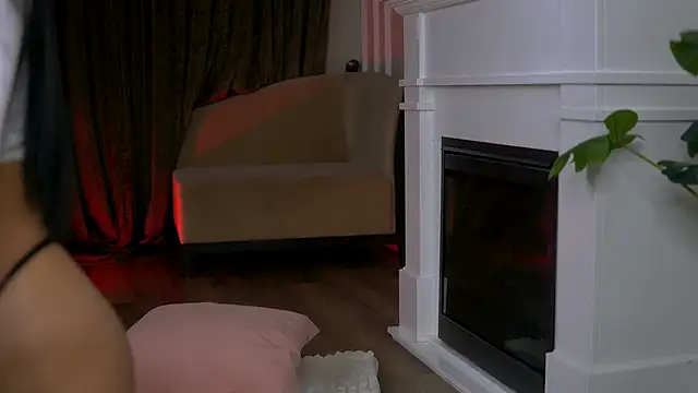 EmaHallee online show from 03-12-26, 03:34