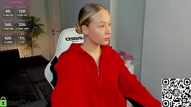 Snapshot of Margo-pvt chatting on 11-11-25, 12:54 Margo-pvt online show from 11-11-25, 12:54