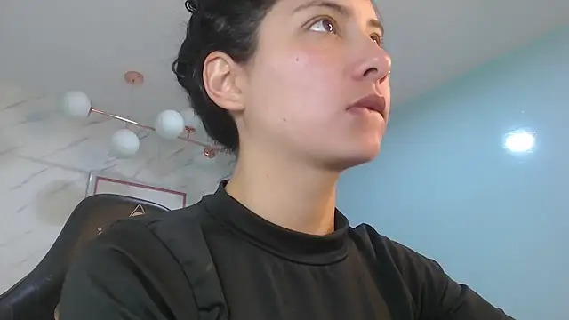 Snapshot of victoria_hernandez_t_ chatting on 06-18-26, 01:04 victoria hernandez t online show from 06-18-26, 01:04