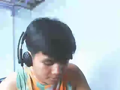 Snapshot of Alexx_143 chatting on 09-15-25, 05:51 Alexx 143 online show from 09-15-25, 05:51