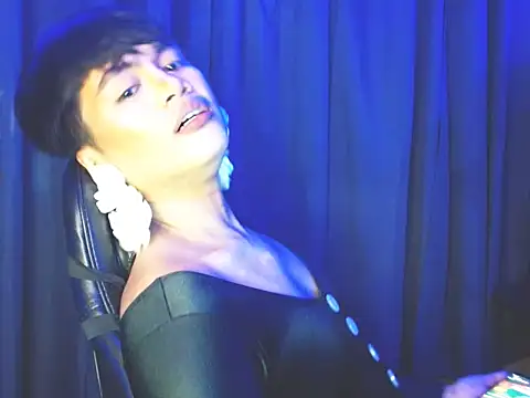 Snapshot of Alexx_143 chatting on 09-19-25, 12:39 Alexx 143 online show from 09-19-25, 12:39