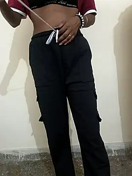 Snapshot of Alia-00 chatting on 10-11-25, 04:01 Alia-00 online show from 10-11-25, 04:01