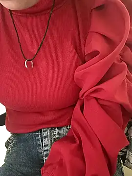 Snapshot of Alia-00 chatting on 10-29-25, 04:15 Alia-00 online show from 10-29-25, 04:15