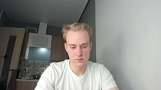 Snapshot of Kevin_Young_Cat chatting on 10-05-25, 03:43 Kevin Young Cat online show from 10-05-25, 03:43