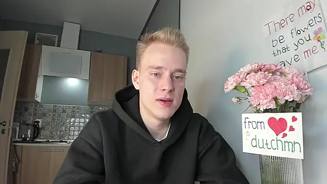 Snapshot of Kevin_Young_Cat chatting on 10-12-25, 04:50 Kevin Young Cat online show from 10-12-25, 04:50