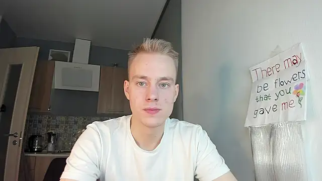 Snapshot of Kevin_Young_Cat chatting on 11-02-25, 01:35 Kevin Young Cat online show from 11-02-25, 01:35