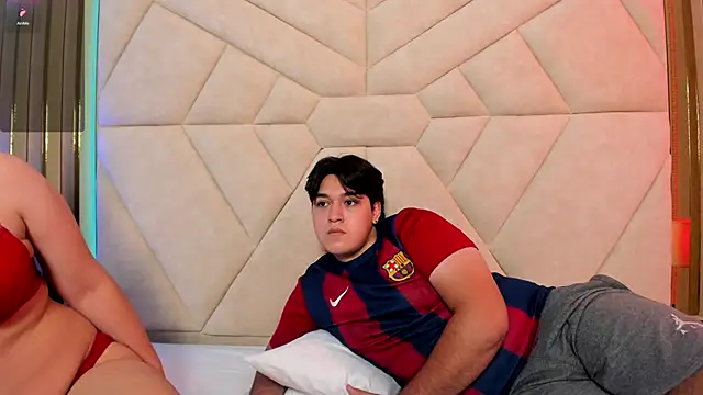 EmilyANDrew  online show from 11-04-25, 05:06