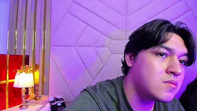 EmilyANDrew  online show from 12-21-25, 05:25