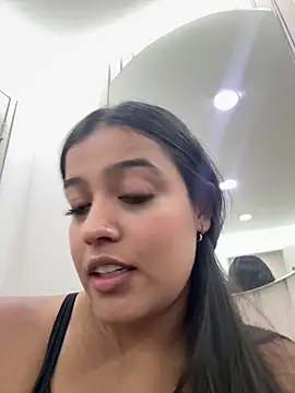 Camila Bustamante online show from 12-20-25, 04:25