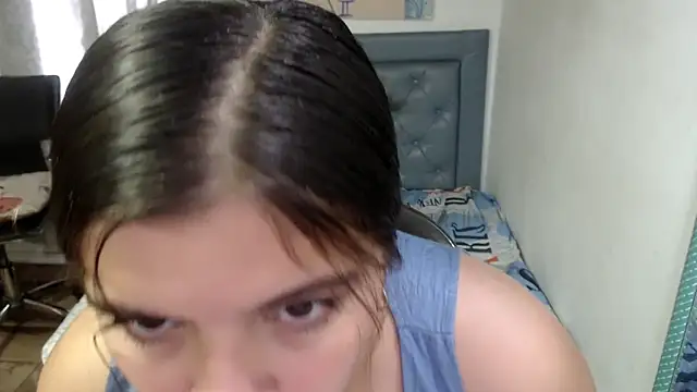 sarah aguilar online show from 04-15-26, 02:57