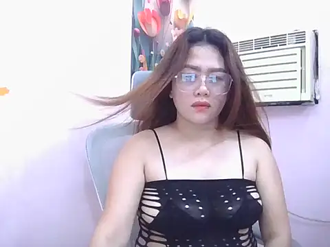 Snapshot of WildPussy4uxx chatting on 11-05-25, 02:28 WildPussy4uxx online show from 11-05-25, 02:28