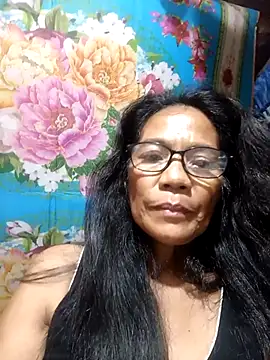 Snapshot of ImYourWoman_55 chatting on 09-08-25, 10:31 ImYourWoman 55 online show from 09-08-25, 10:31