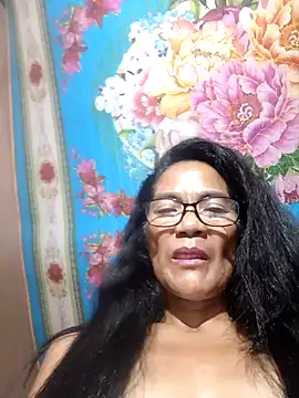 Snapshot of ImYourWoman_55 chatting on 09-12-25, 04:51 ImYourWoman 55 online show from 09-12-25, 04:51