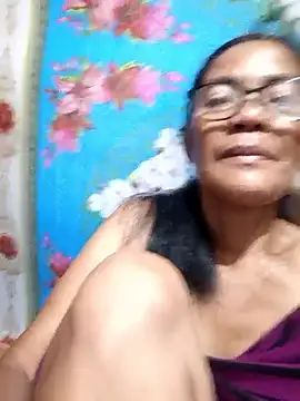 Snapshot of ImYourWoman_55 chatting on 09-29-25, 07:08 ImYourWoman 55 online show from 09-29-25, 07:08