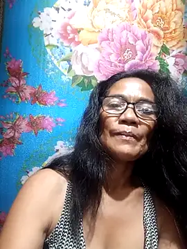 Snapshot of ImYourWoman_55 chatting on 10-06-25, 06:05 ImYourWoman 55 online show from 10-06-25, 06:05