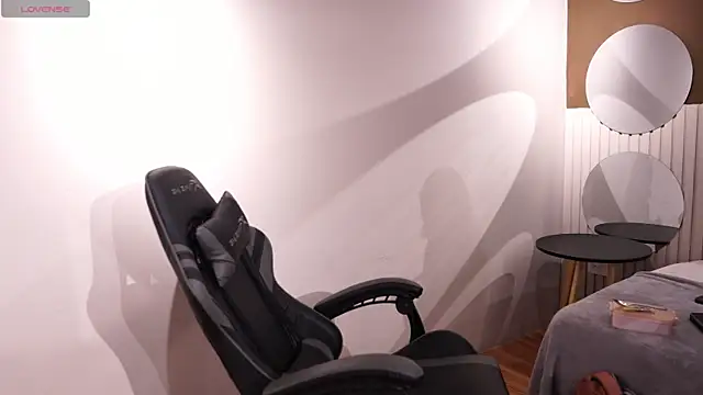 Ariaa Isabell online show from 10-31-25, 06:53